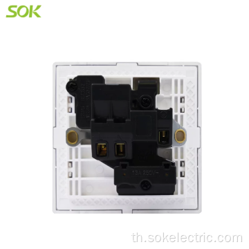 13A250V ปลั๊กไฟแบบขั้วเดียว 1Gang Switched Socket